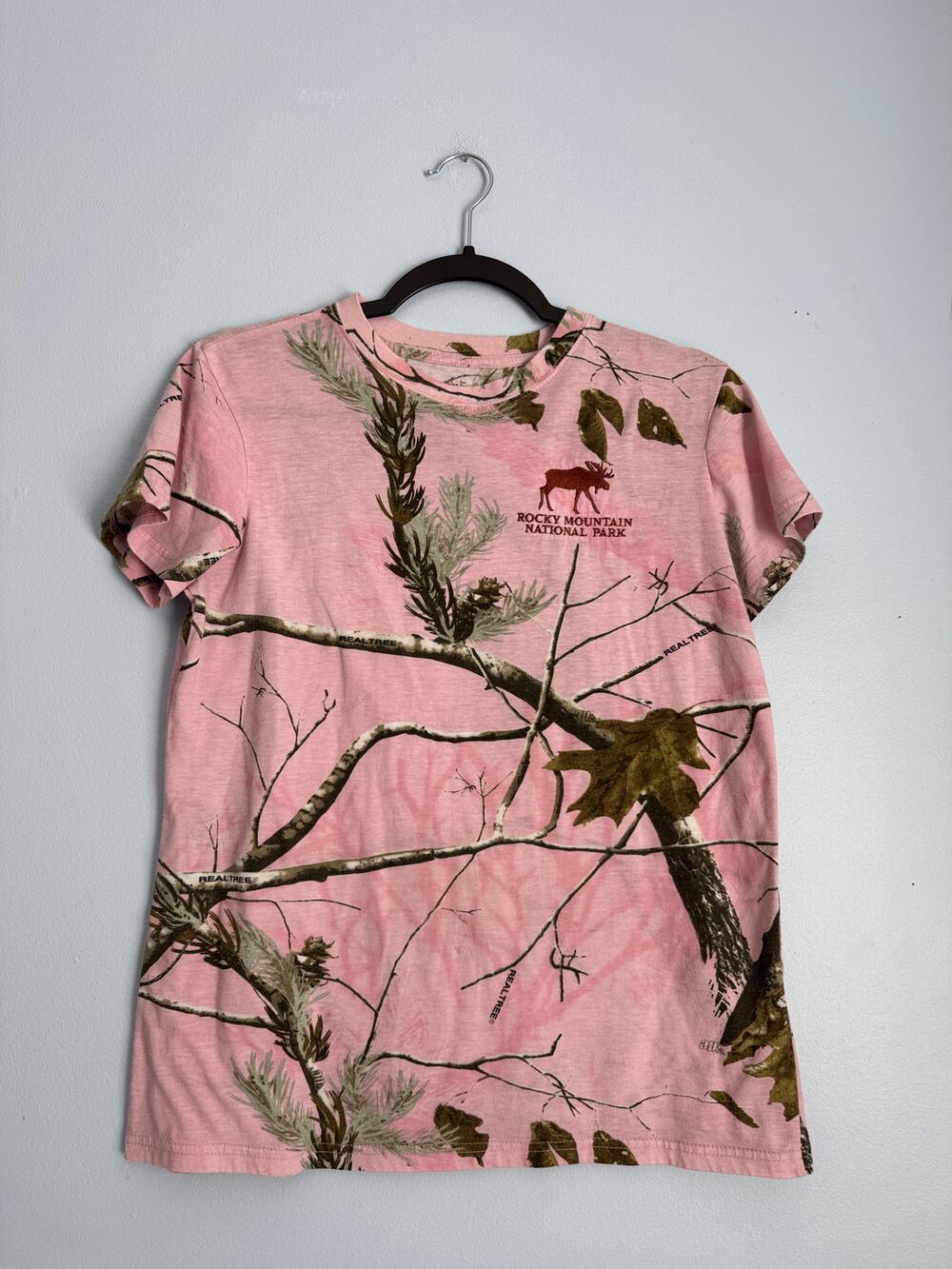 Rocky Mountain National Park Pink RealTree Camo Graphic T-Shirt Women's Large